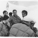 1955---Tournage---La-Neige-en-Deuil-(The-Montain)---Mimile-(lunette-sur-le-front)